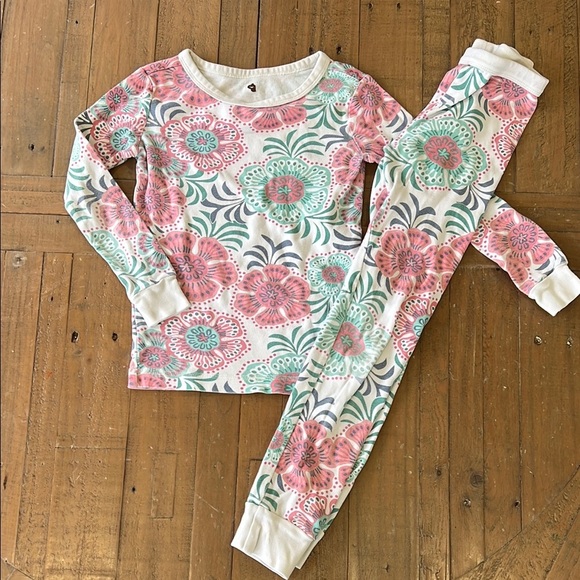 Tea collection pastel floral long sleeve and pants pajama set - Picture 1 of 7